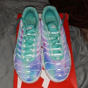 unicorn nike vapormax plus